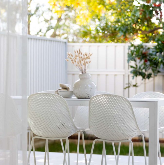 Outdoor-Dining-Tables.jpg